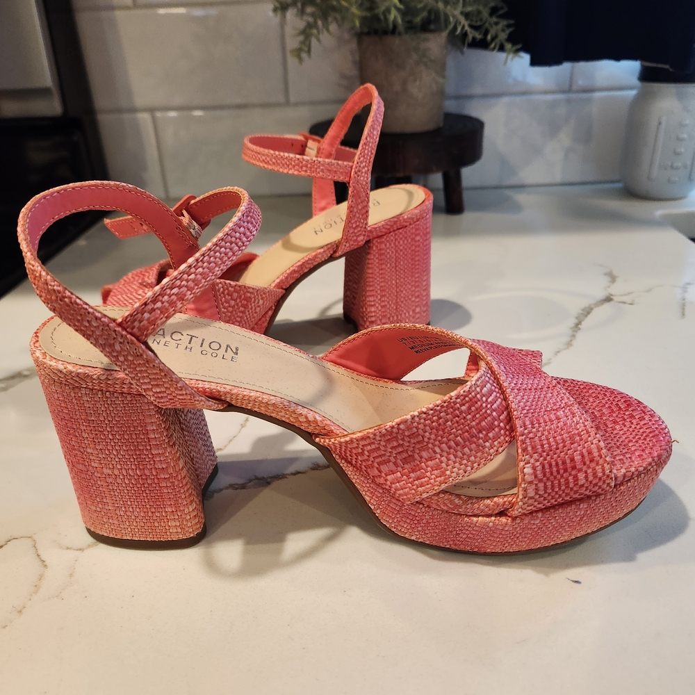 Kenneth Cole Reaction Reeva Pink Platform Sandals - Picture 3 of 7